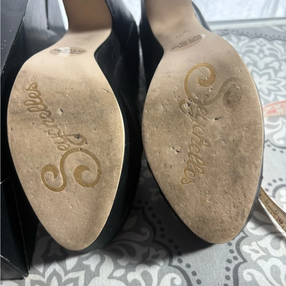 Seychelles Black Heels with Floral Lining - Picture 12 of 12